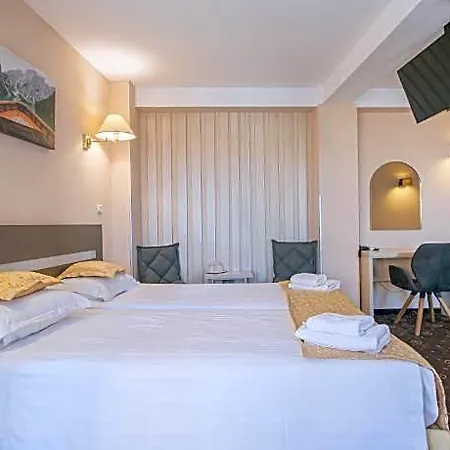 Muresan House 3*